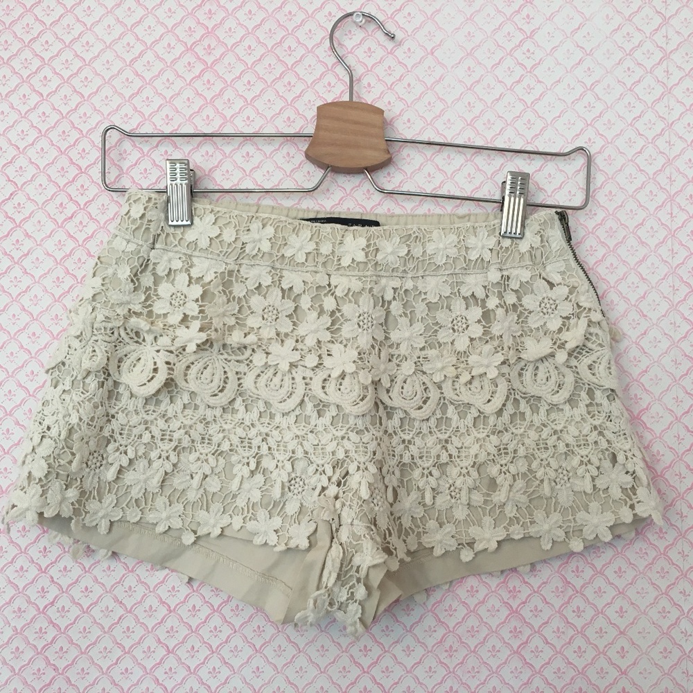 CROCHET LACE SHORTS